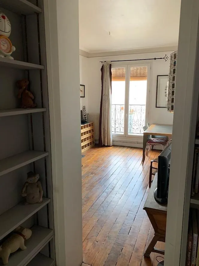 Stylish Flat With Balcony Facing South Hotell Paris Pensionat