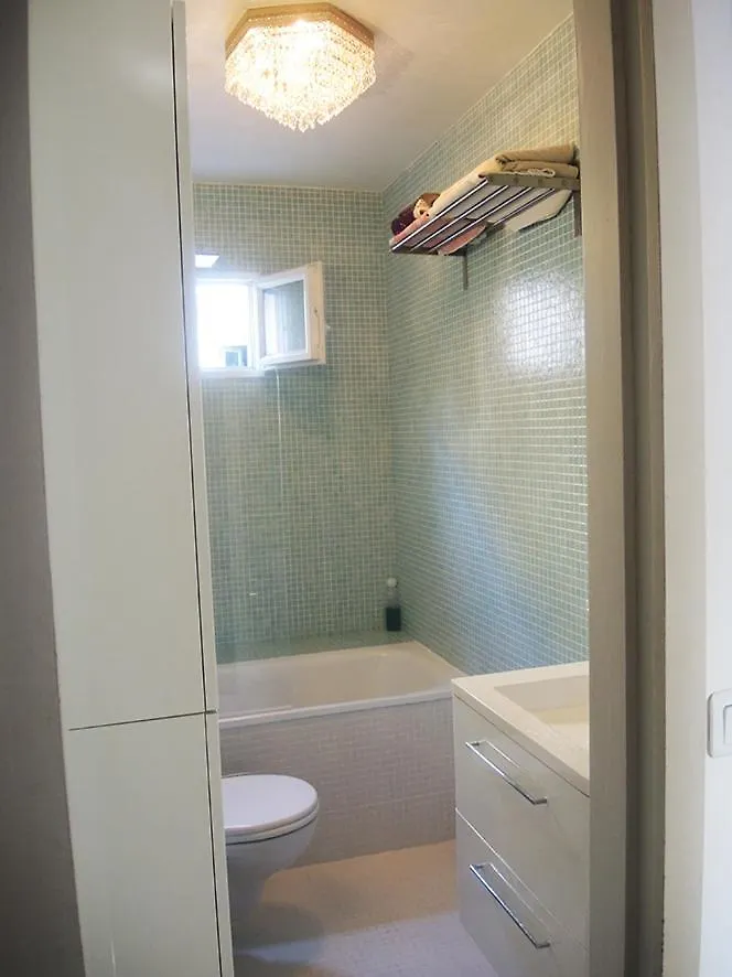 Pensionat Stylish Flat With Balcony Facing South Hotell Paris Frankrike
