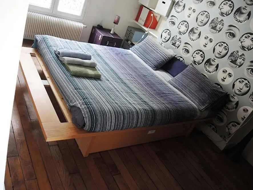 Pensionat Stylish Flat With Balcony Facing South Hotell Paris Frankrike